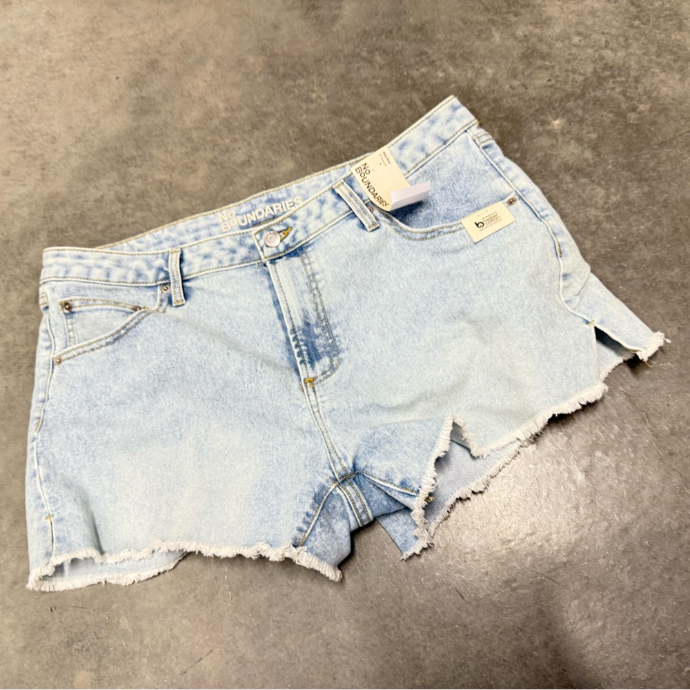 New NWT Jean shorts size 16